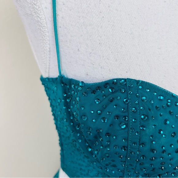 Oh Polly ‘Own The Night’ Emerald Rhinestone Corset Top & Mini Skirt Set - Picture 8 of 16